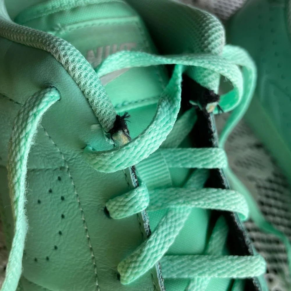 Nike Tennis Classic PRM (GS) Sneakers - Picture 9 of 9